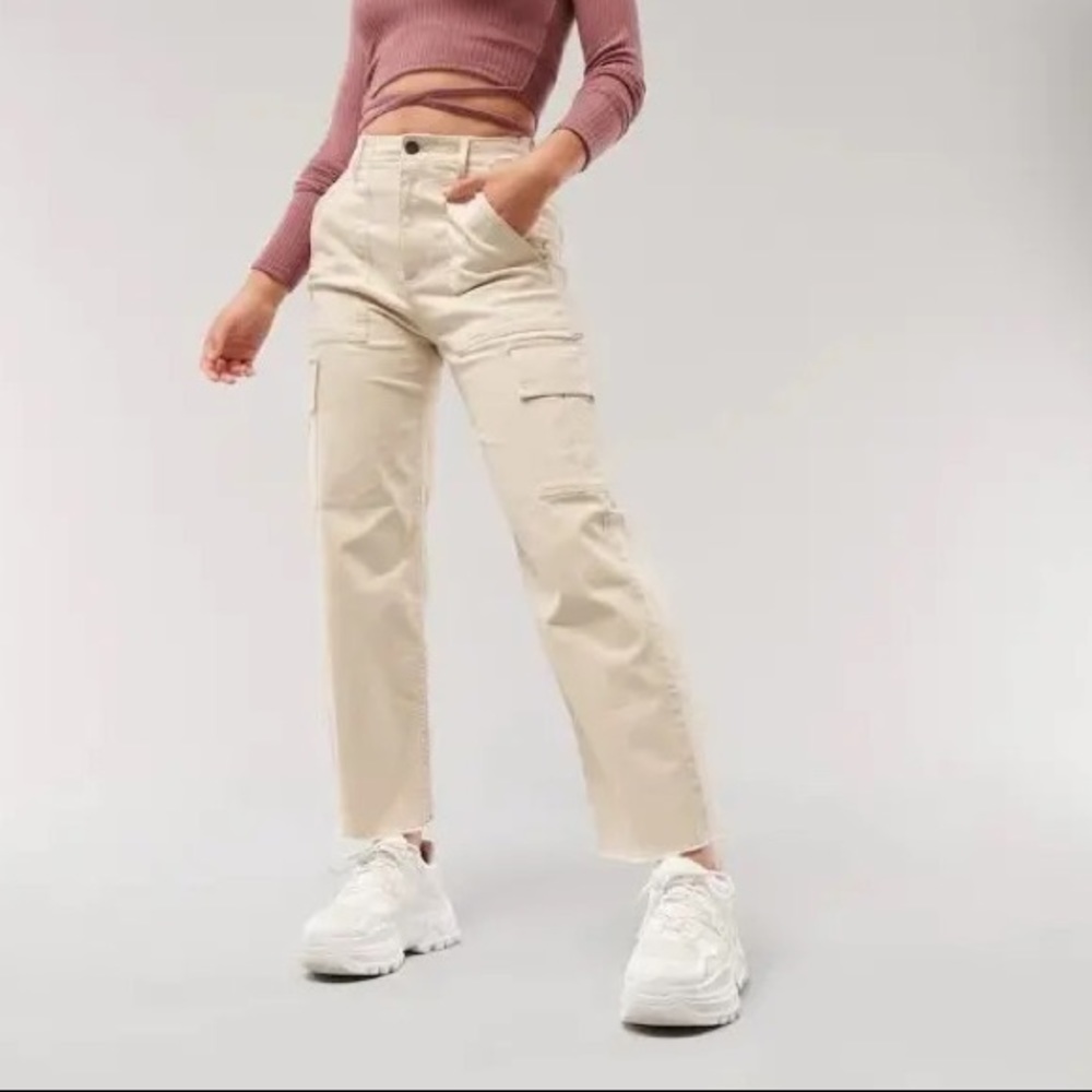 Hollister Ultra High Rise Straight Leg Utility Pants